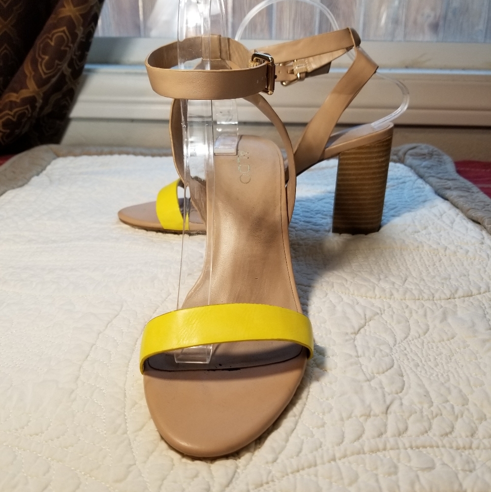 ALDO 9M Yellow and Nude Ankle Strap Chunky Heel Sandal